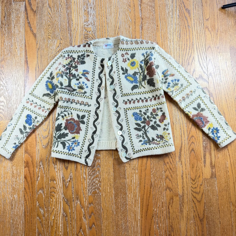 Vintage 1960's Devon Original 100% Wool Floral Bird Cardigan Sweater Cream